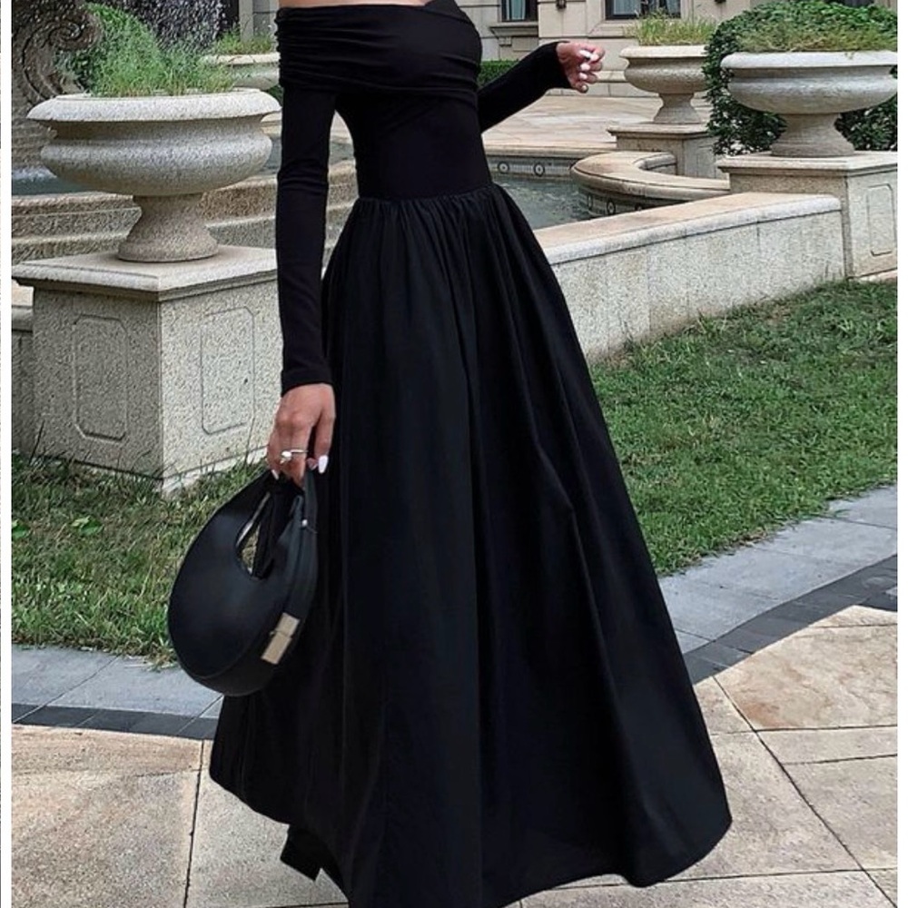 Commense Elegant off the shoulder Black Long Sleeve Dress